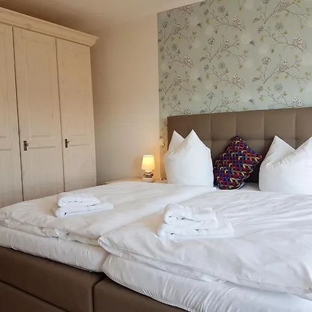 Bernstein Mare Rose Penthouse 2 *